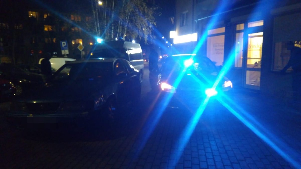 Skradzionym autem uciekał przed policjantami. Zobacz pościg za 17-latkiem [film]