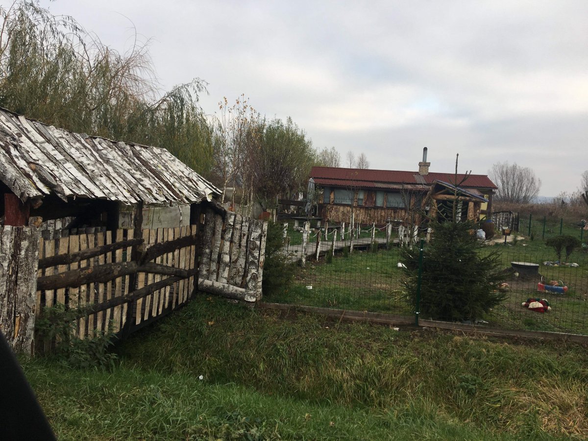 Zagrają w piłkę nożną, by ratować dom przyjaciela