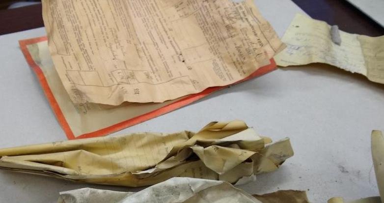 Niecodzienne odkrycie w Urzędzie Skarbowym. To znaleźli podczas remontu okien [zdjęcia]