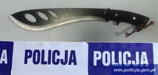 Z maczetą rzucił się na brata