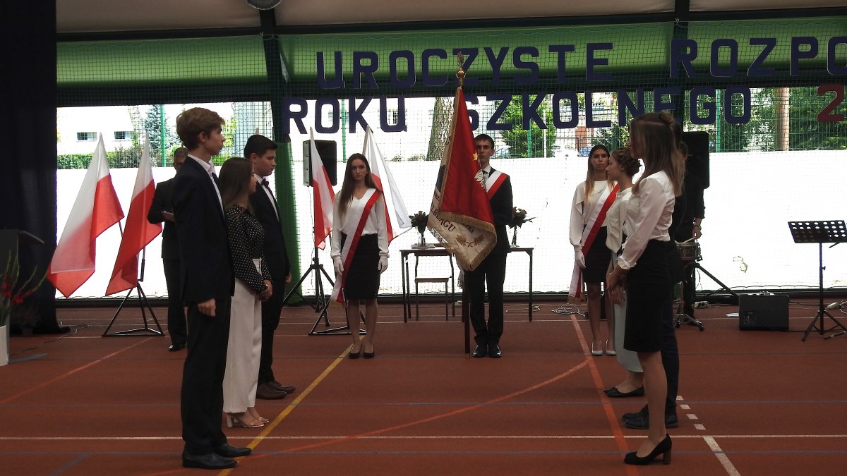 Witaj szkoło! 17 tysięcy uczniów rozpoczęło rok szkolny