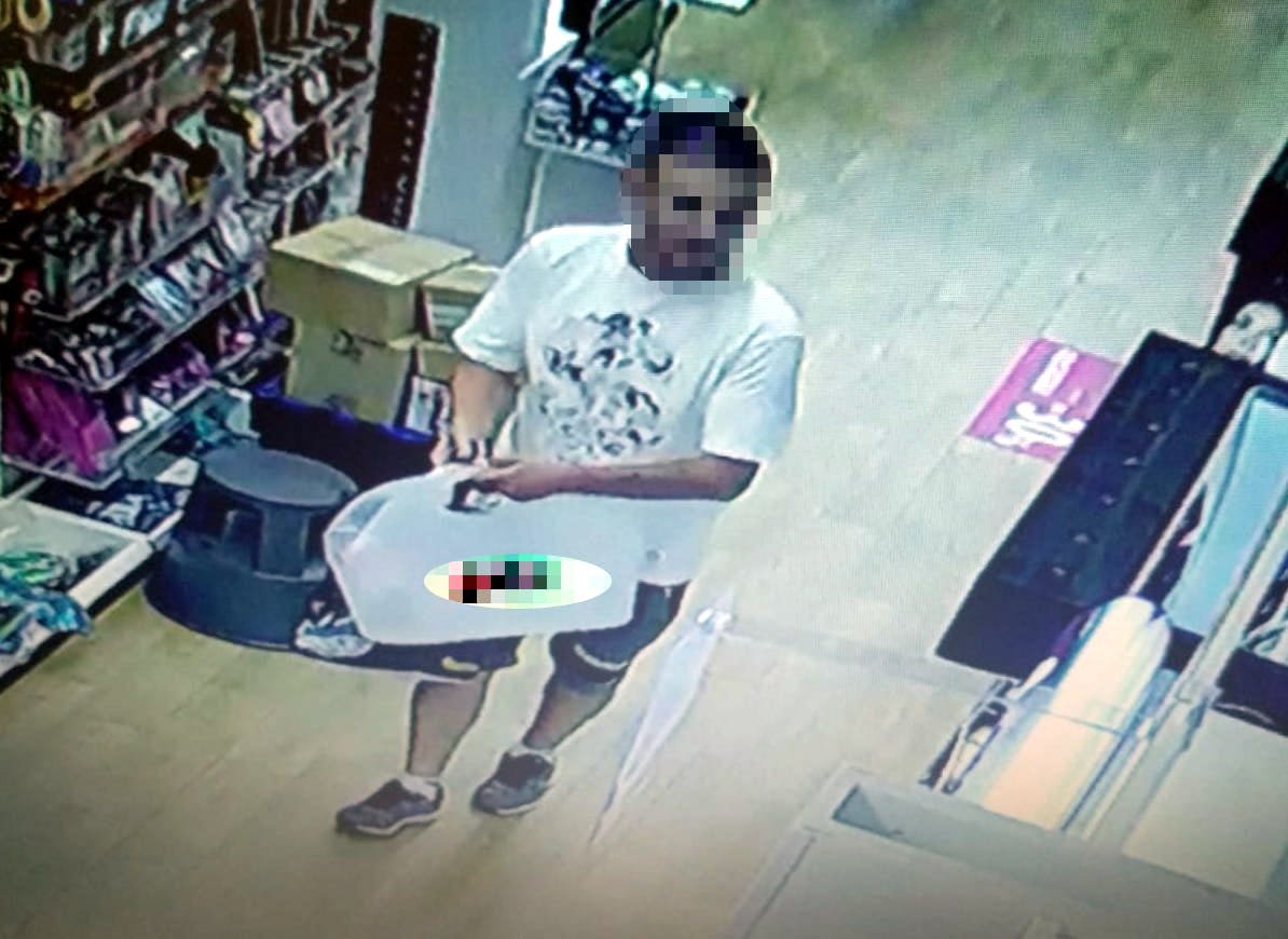 Ukradł kilkadziesiąt perfum z ekskluzywnych sklepów
