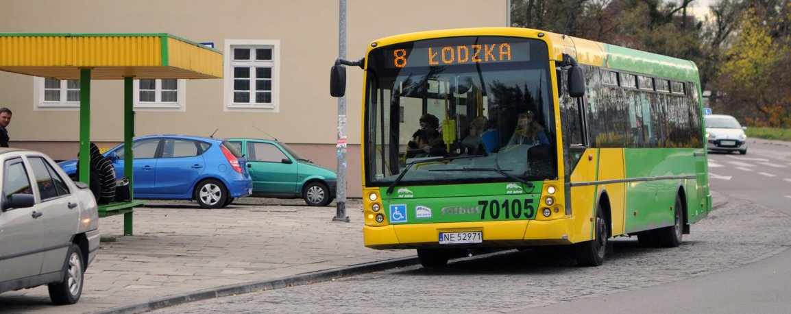 Autobusy wracają na przedwakacyjne trasy