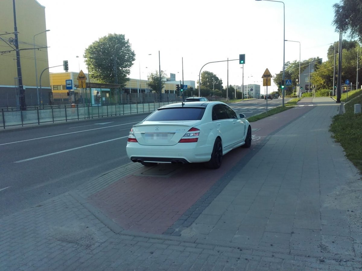 Jechała 128 km/h ulicą Browarną. Odmówiła przyjęcia mandatu