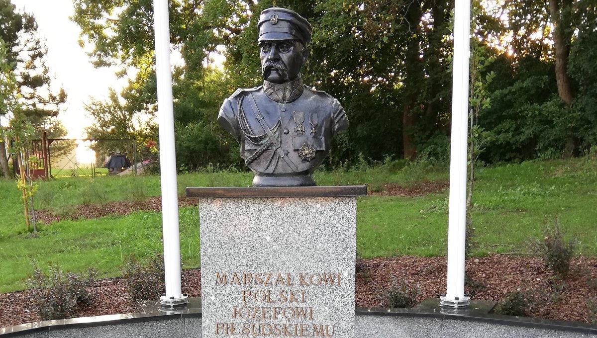 Pomnik marszałka Piłsudskiego w Rychlikach już gotowy