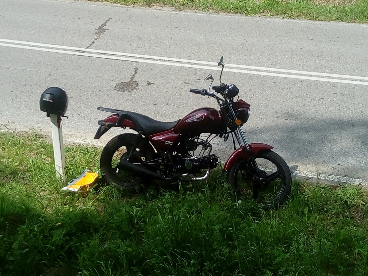 Wypadek w Kadynach. Motorowerzysta zderzył się z samochodem