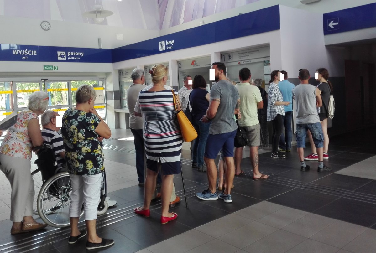 Po naszej interwencji. Na stacji Elbląg bilet w pociągu 