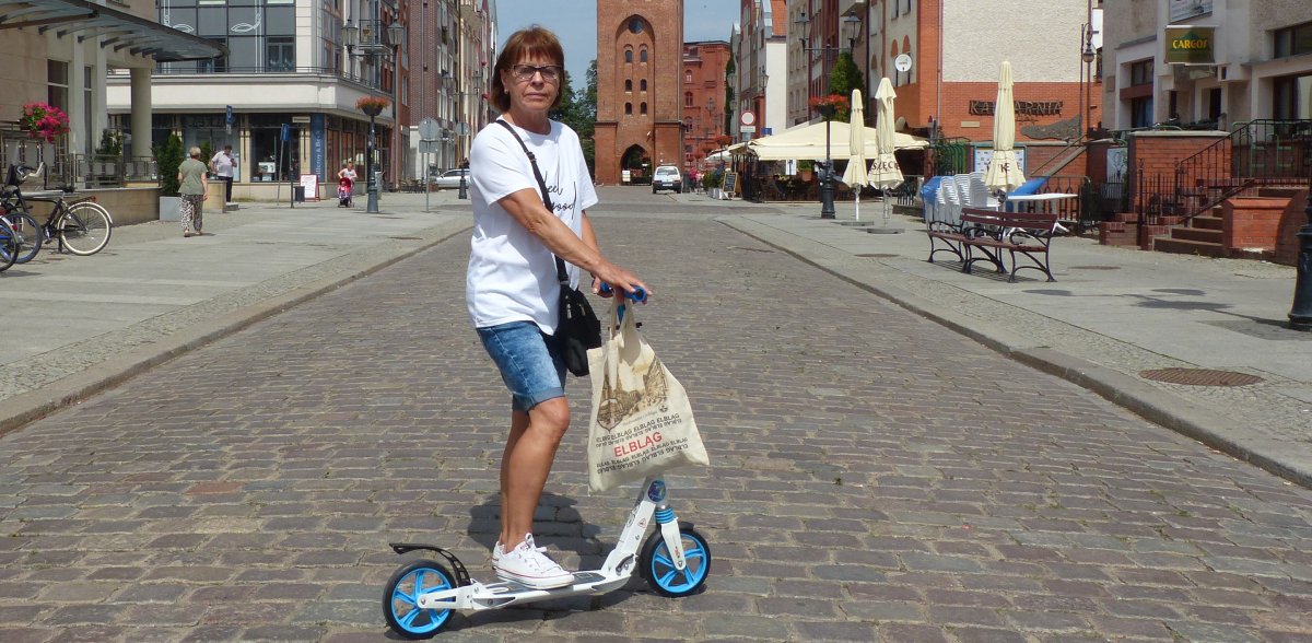 Basia Hulajnoga przez Elbląg mknie!