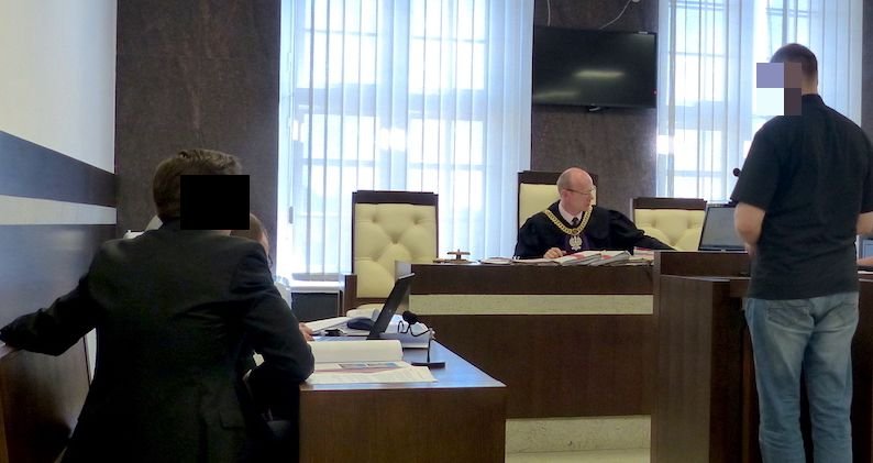 Wypadek karetki na skrzyżowaniu: czy kierowca hondy ponosi za to winę?