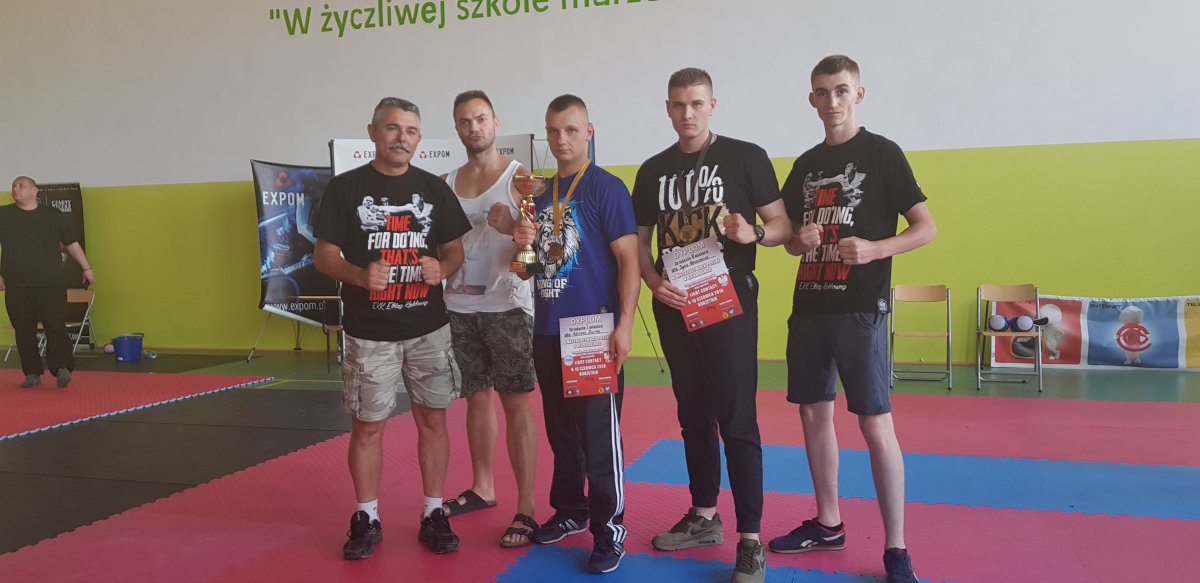 Medalowe występy kickbokserów z Elbląga