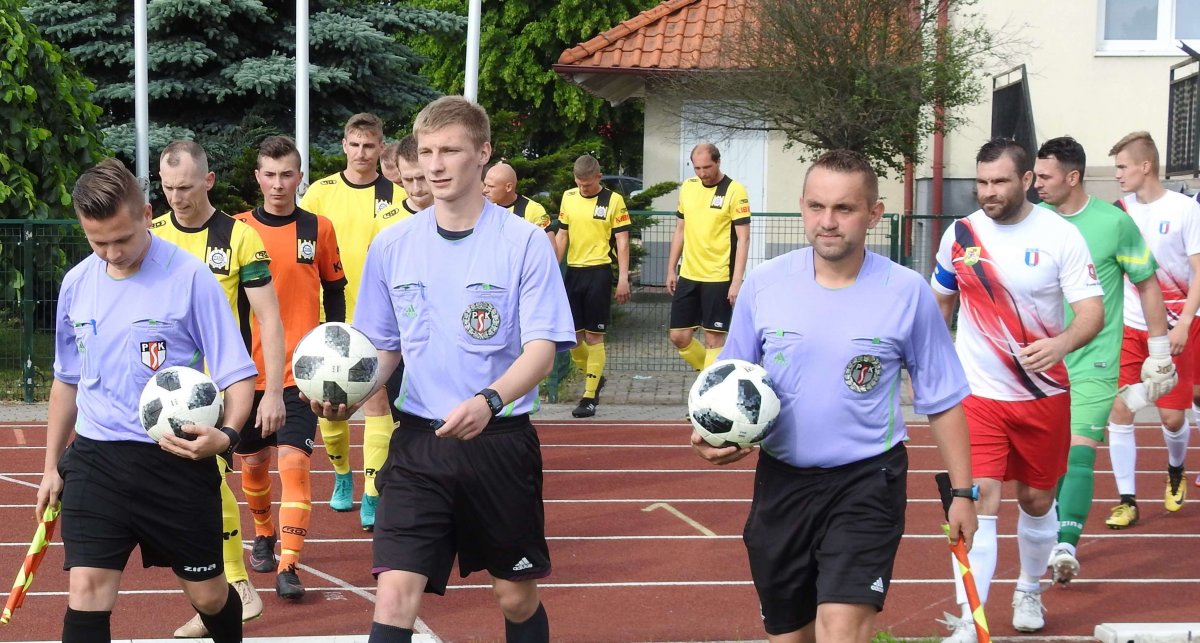Piłkarska środa. Gra IV liga i klasa okręgowa 