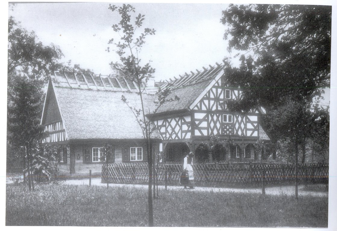 Z Burdajn do skansenu. Historia pewnego domu podcieniowego