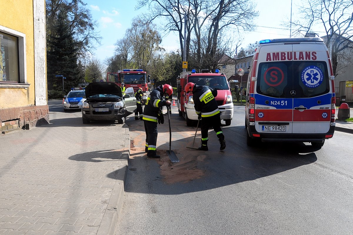 Zderzenie na skrzyżowaniu. Sprawca ukarany mandatem [zdjęcia]