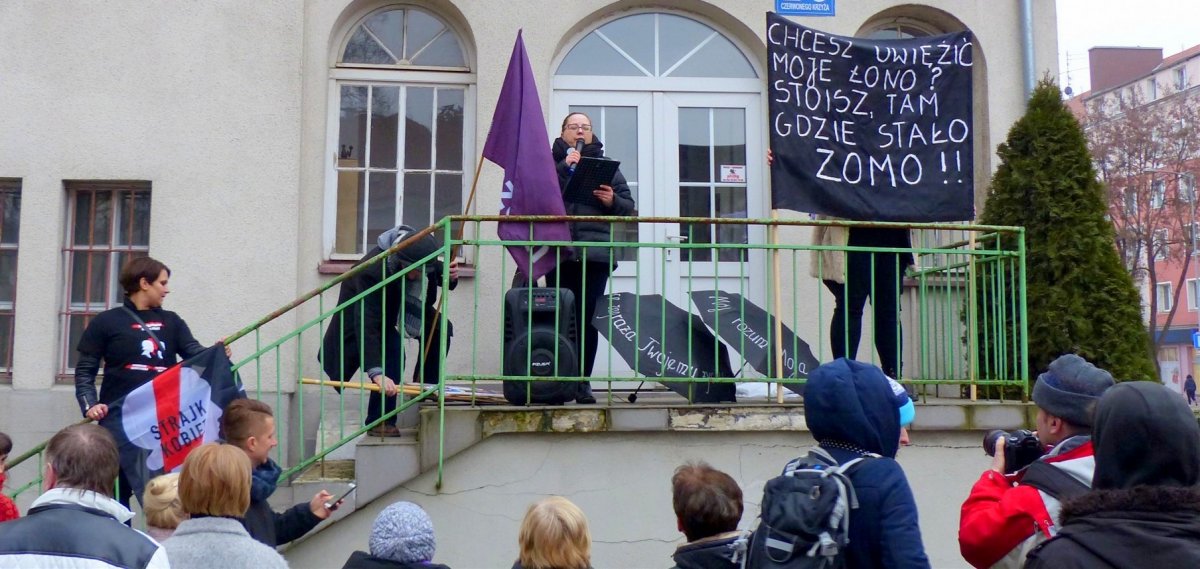 Czarny piątek w Elblągu. Kobiety znowu walczą o swoje prawa 