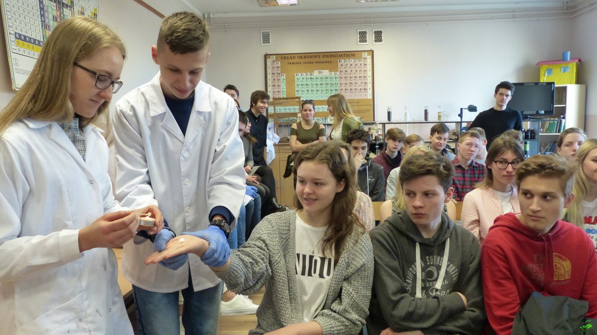 Chemiczne czary mary i kryminalne zagadki w 