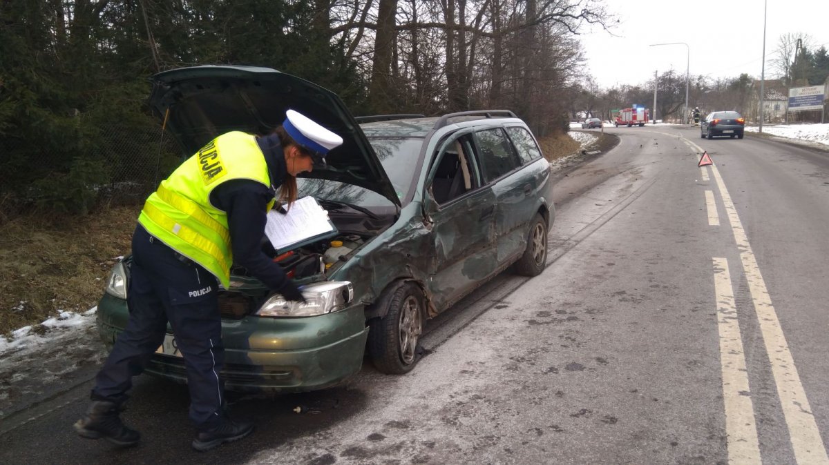 Zderzenie z ciężarówką i zatrzymane prawo jazdy pod Godkowem
