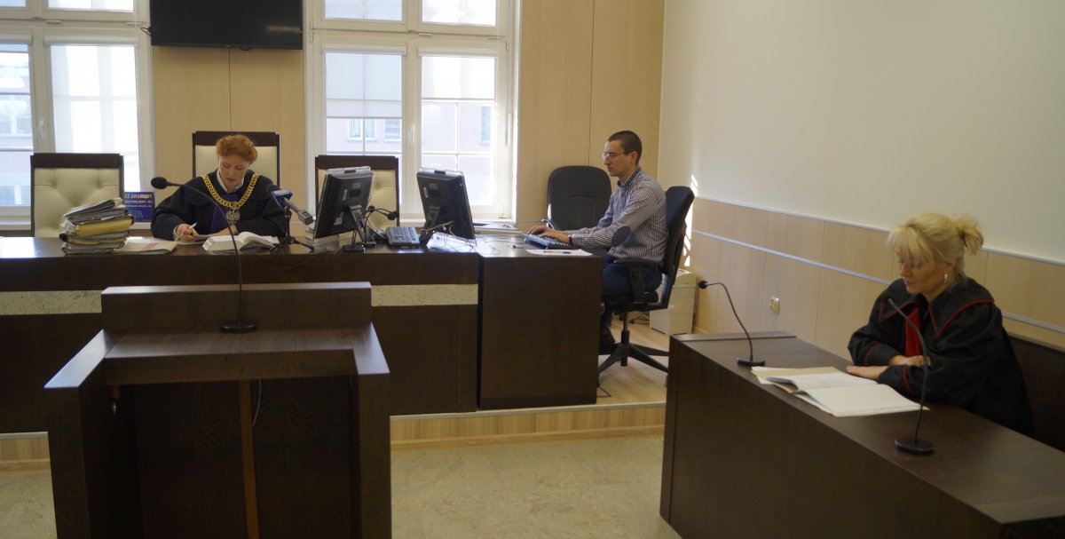 Przechodził przez ulicę na czerwonym świetle. Teraz grozi mu do 8 lat więzienia