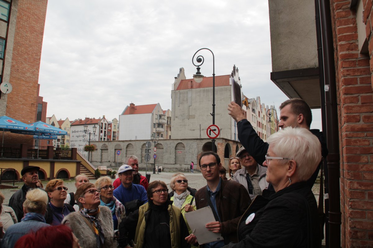Zwiedź Bramę Targową i poznaj ciekawostki z historii Elbląga