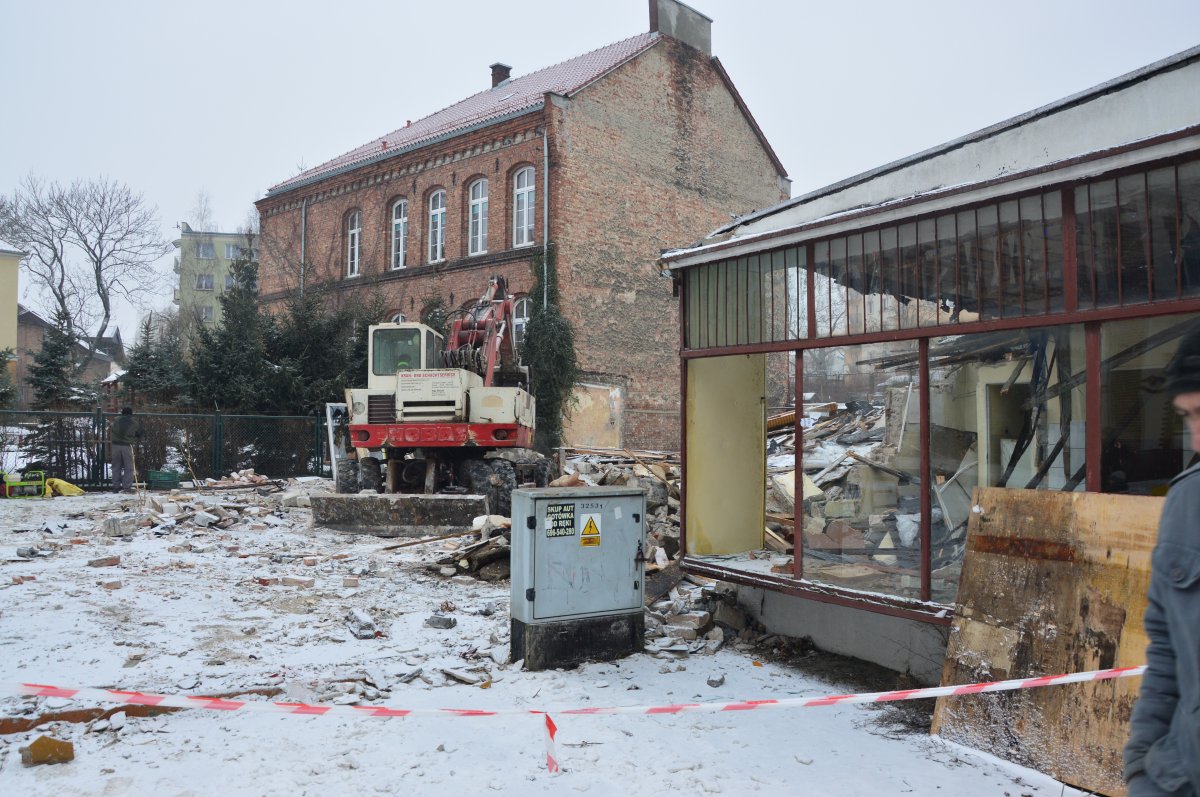 Z rogu Słonecznej i Kosynierów Gdyńskich znikają pawilony handlowe 