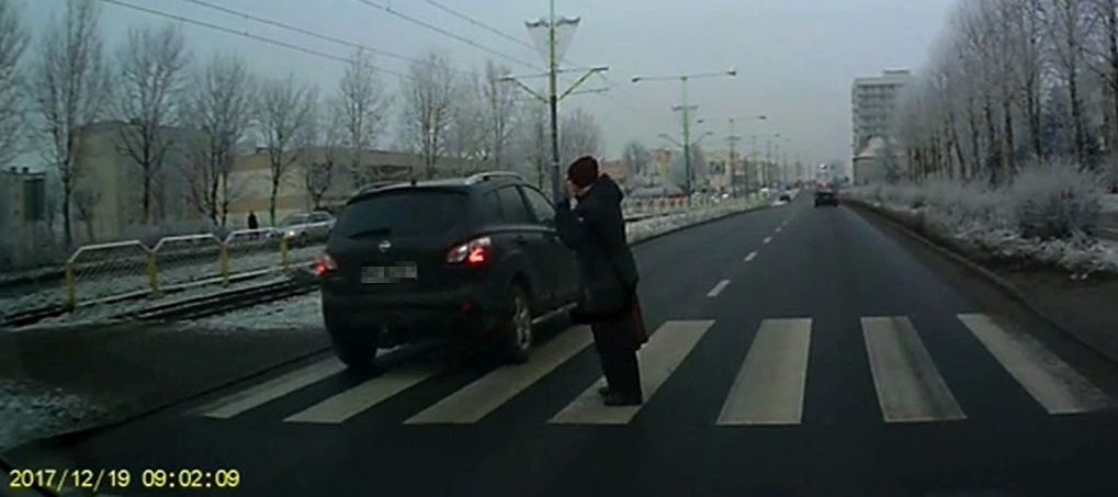 Chwile grozy na przejściu dla pieszych... Sąd zabrał mu za to prawo jazdy [film]