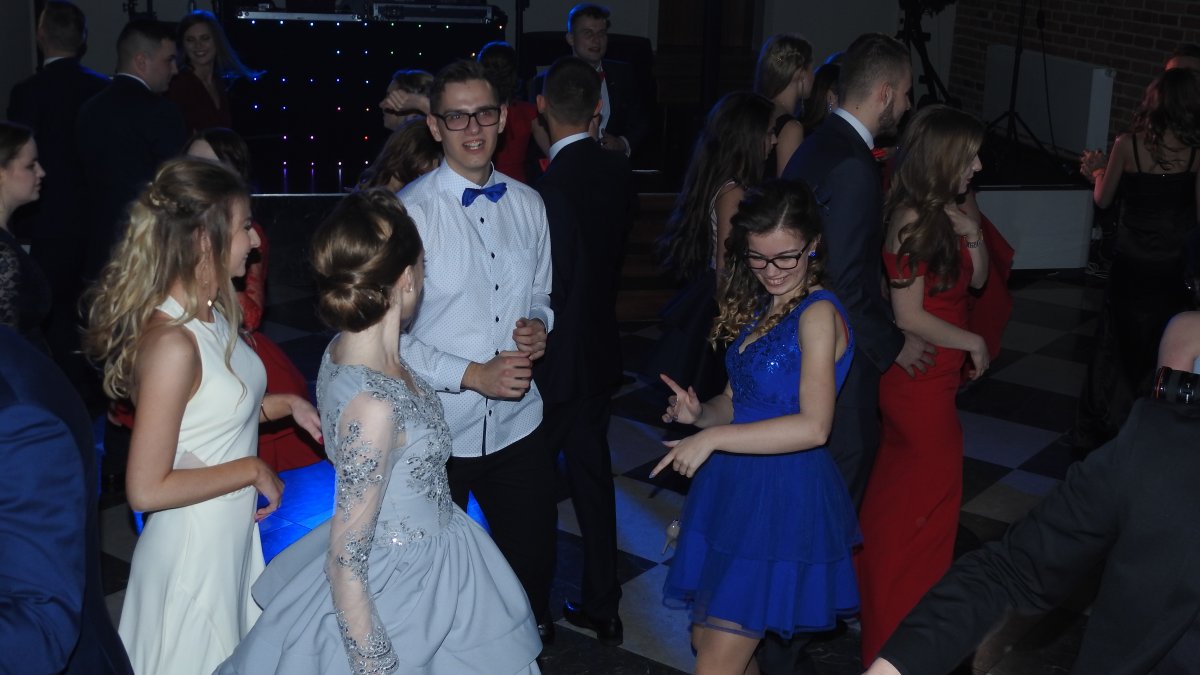 Studniówka III LO. W ten wieczór najważniejsza była dobra zabawa [zdjęcia]