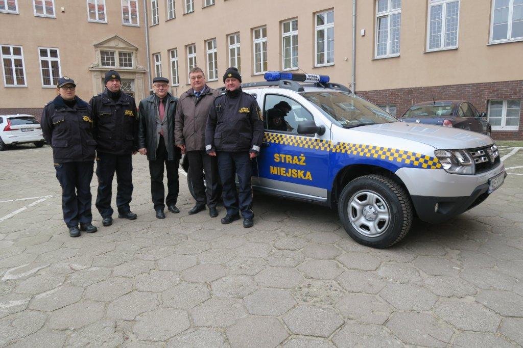 Nowym wozem w miasto. Straż Miejska otrzymała dacię duster