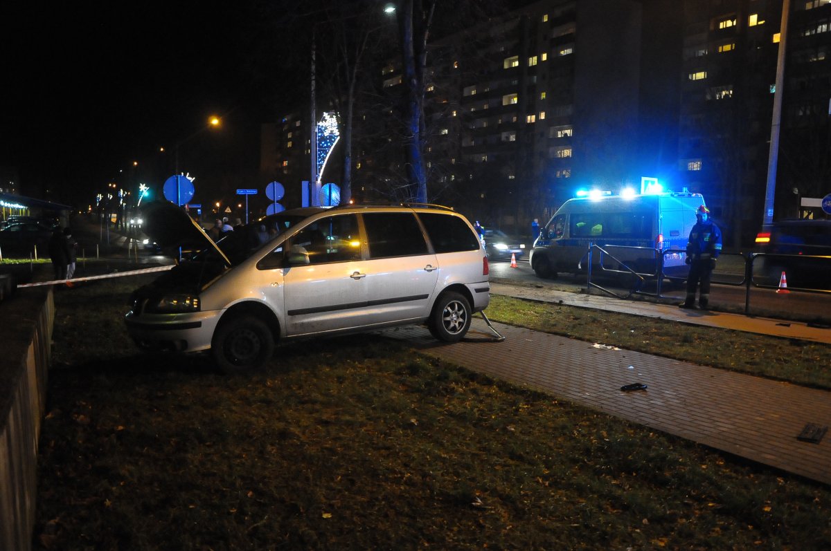 Wypadek na Odrodzenia. 76-letnia kobieta zmarła w szpitalu [ZDJĘCIA]