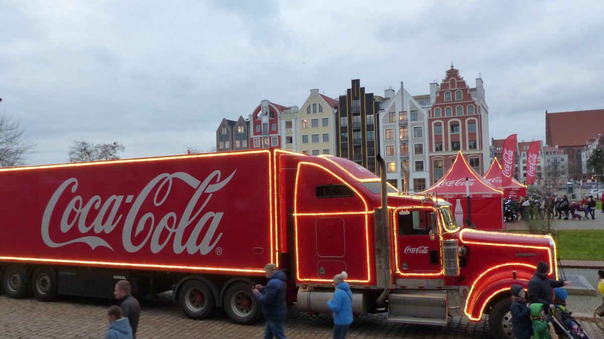 Na starówce stanęła ciężarówka Coca Coli