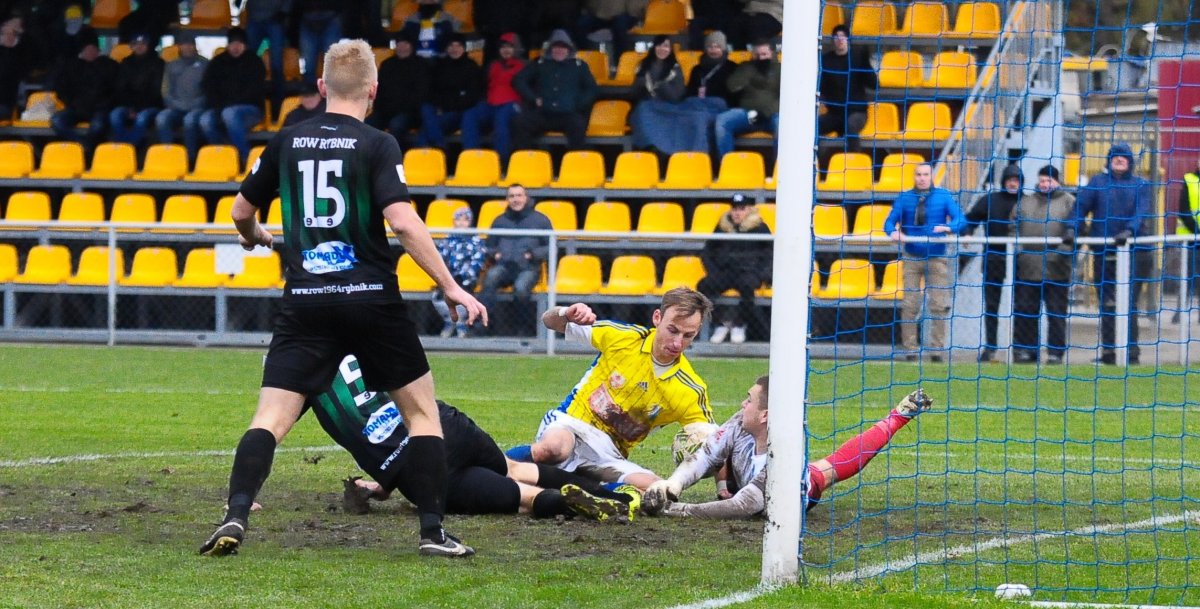 Grad bramek na Agrykola. Olimpia pokonała ROW Rybnik [zdjęcia]