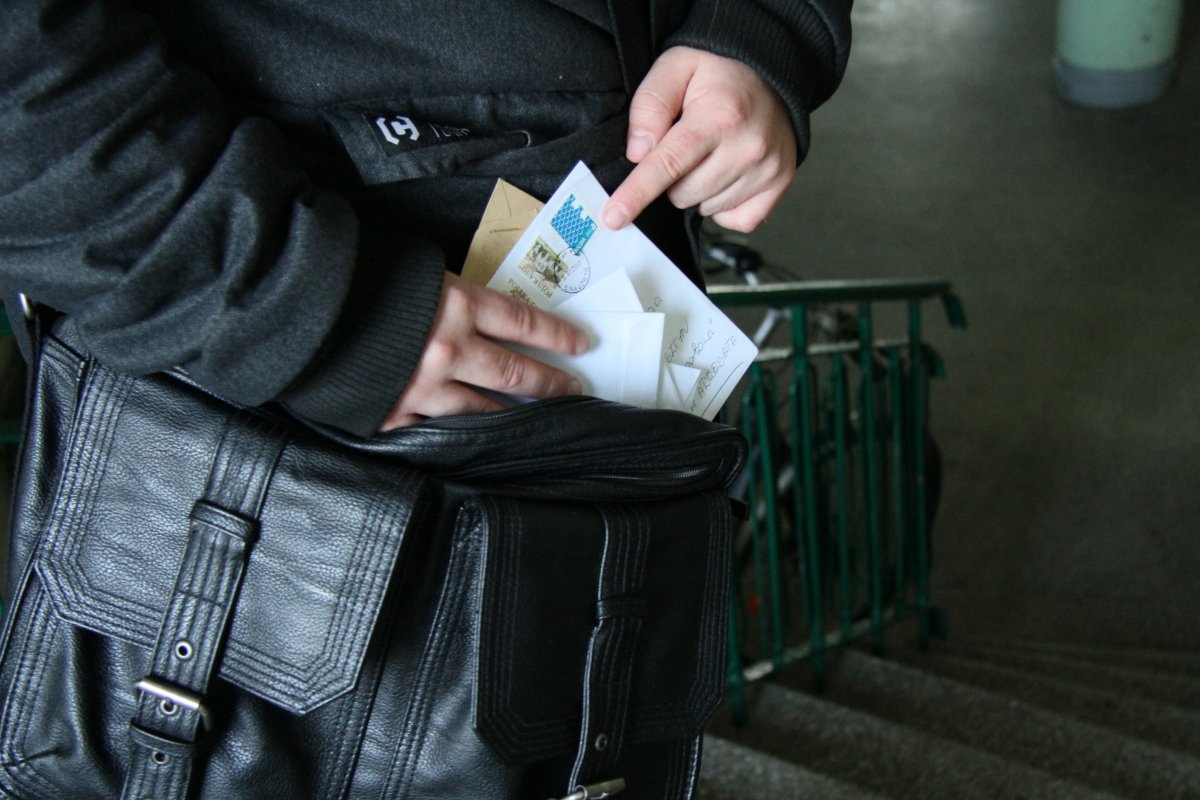Jest praca dla listonosza, barmana i elektryka