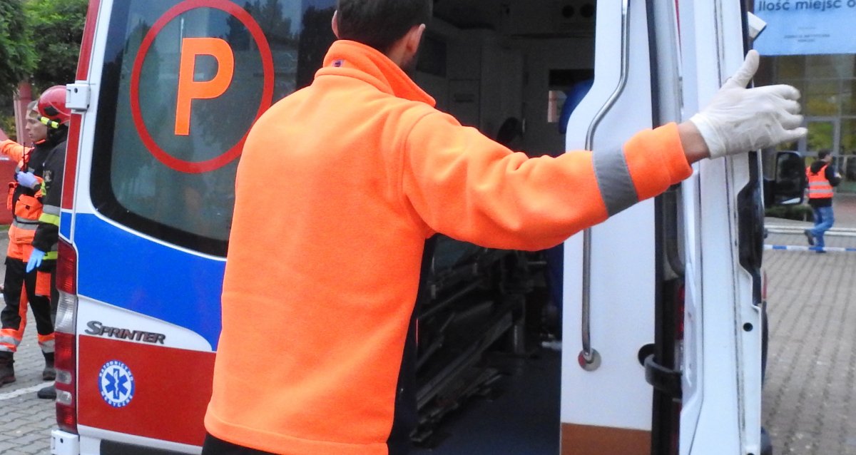 Maszyna wciągnęła nogę mężczyźnie. Wypadek w zakładzie na Zatorzu