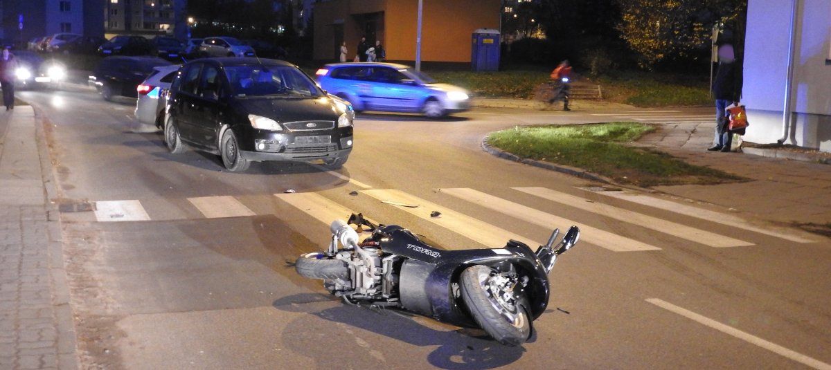 Kierowca forda potrącił skuterzystę. Badanie wykazało alkohol w jego organizmie [zdjęcia]