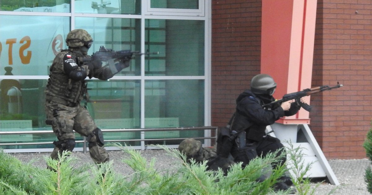 Terrorysta zaatakował halę przy al. Grunwaldzkiej [zdjęcia z ćwiczeń]