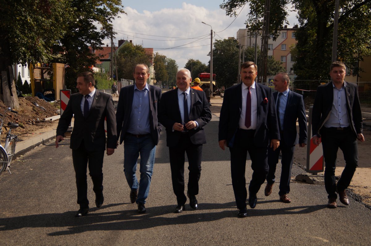 Marszałek stawia na nowe drogi i innowacje