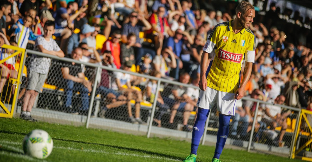 Co dalej z oświetleniem na stadionie Agrykola 8? Jedna oferta i mocno za wysoka
