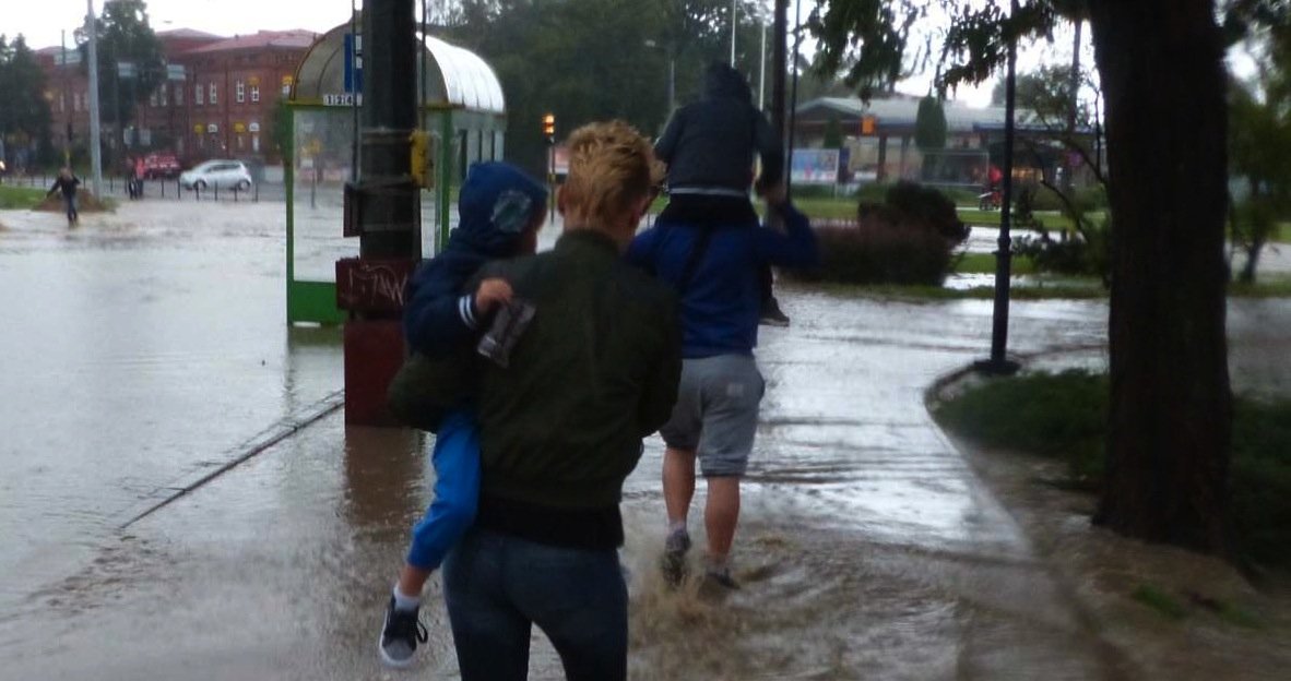 Szacowanie strat i naprawa zniszczeń po powodzi