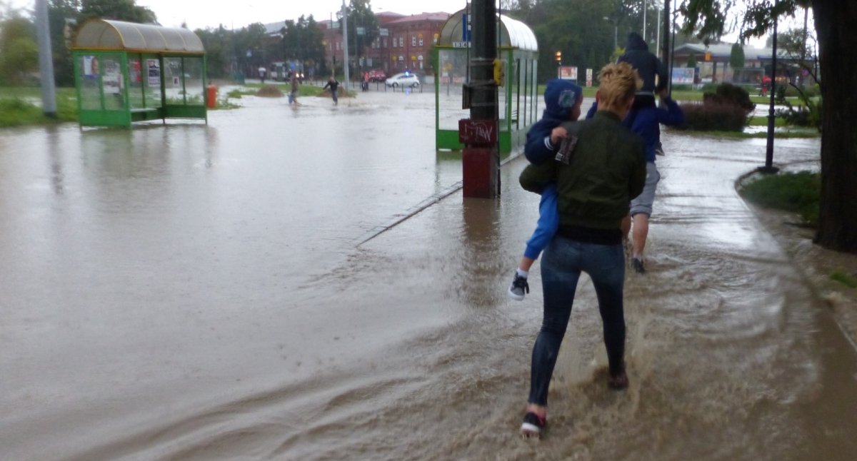 Elbląg walczy z wodą [zdjęcia]