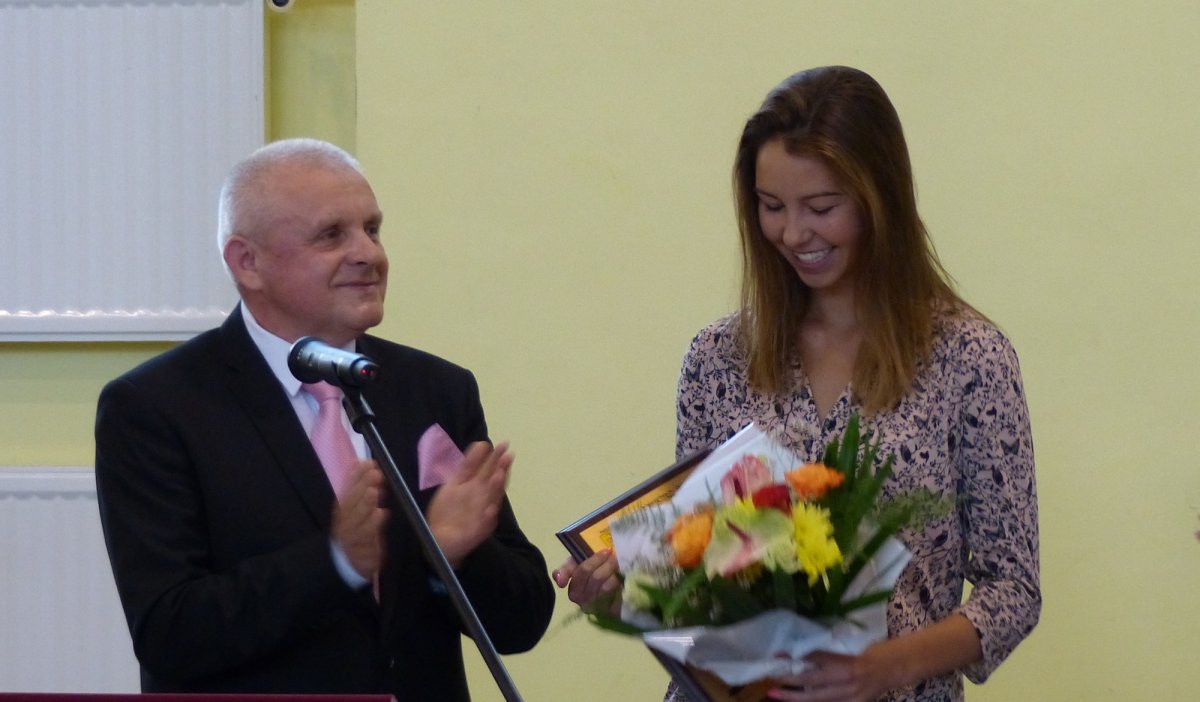 Nagroda burmistrza dla Patrycji Adamczyk. To była wyjątkowa inauguracja roku szkolnego [zdjęcia]