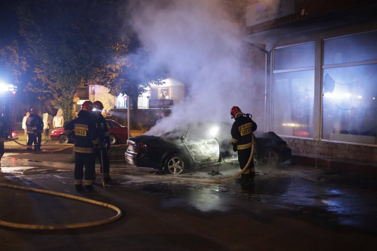 Na Królewieckiej spłonęło audi [zdjęcia]