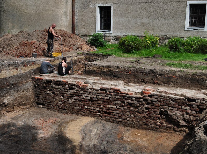 Archeolodzy odkryli gotycki mur w Pasłęku