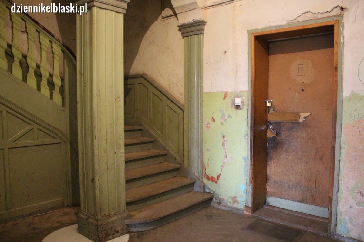 Bez toalety, centralnego ogrzewania... Są jeszcze takie mieszkania