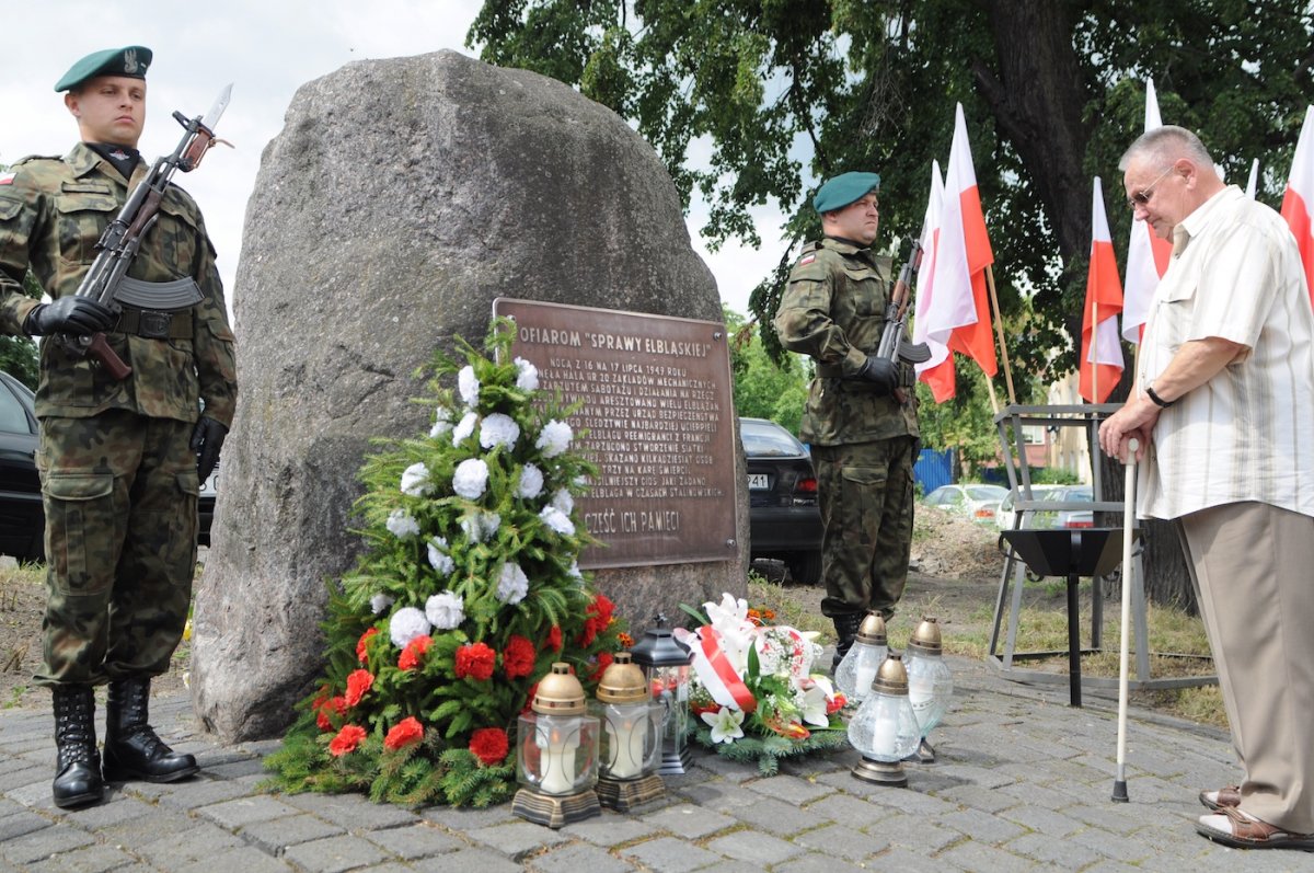 Ziemia na sprzedaż, a obelisk Sprawy Elbląskiej trafi w inne miejsce 