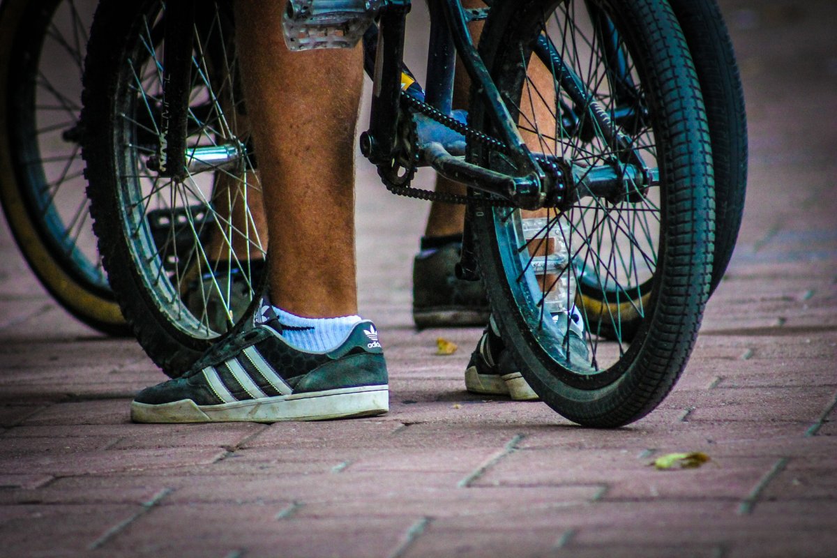 Rowerzysta najechał na szlaban. Policja szuka świadków