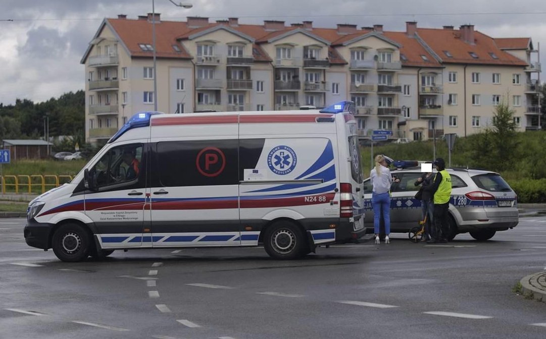 28-latek potrącony na Płk. Dąbka. Przebiegał przez skrzyżowanie do autobusu