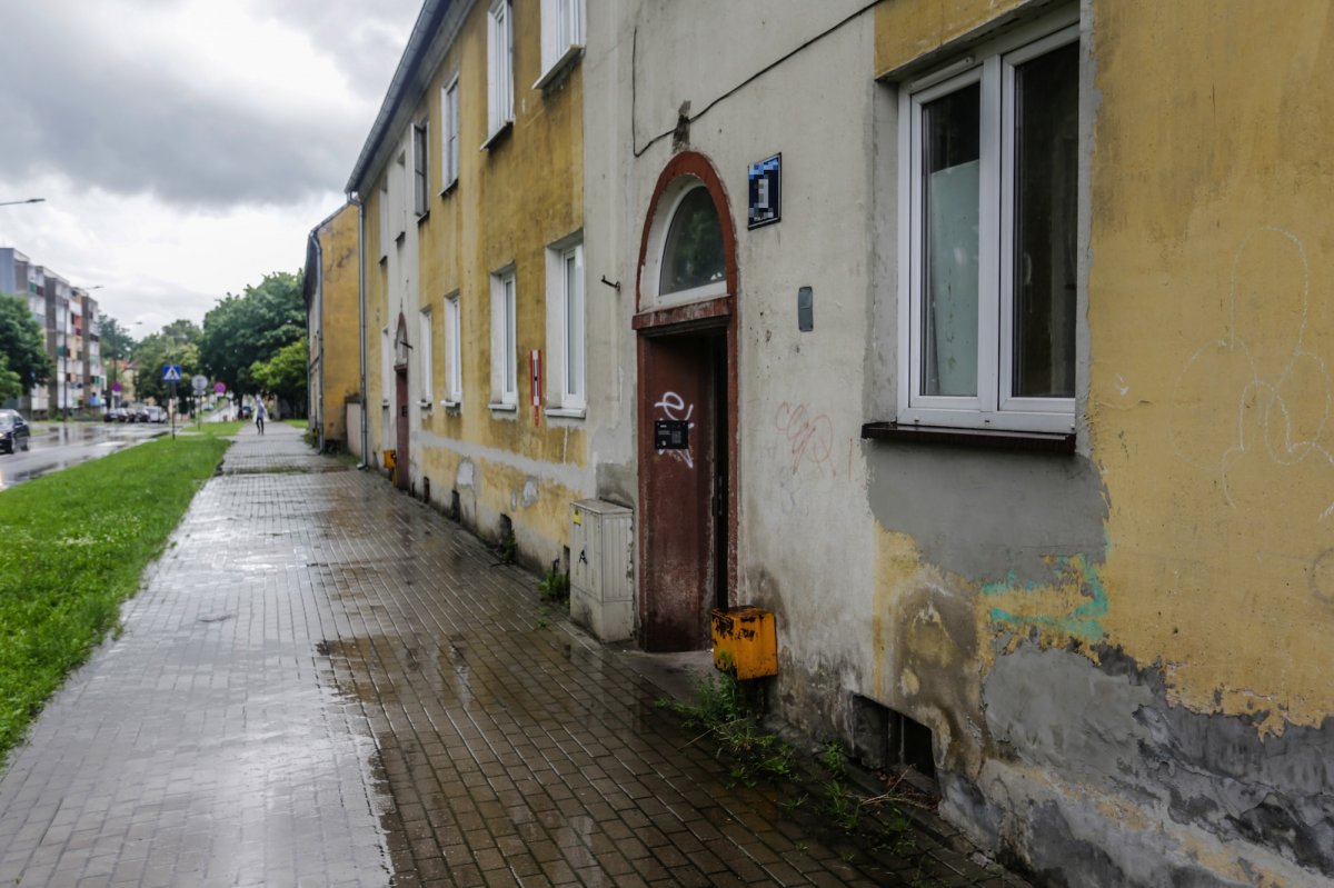 46-latek nie żyje. Co wydarzyło się w mieszkaniu na Wiejskiej?