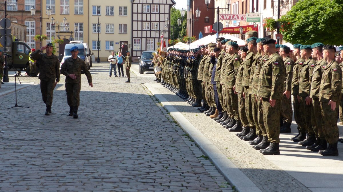 Tak Elbląg przywita dywizję NATO. Wojsko ćwiczyło na starówce [zdjęcia]
