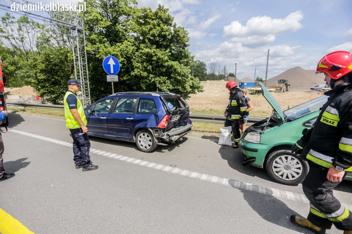 Zderzenie dwóch aut na obwodnicy Elbląga [zdjęcia]