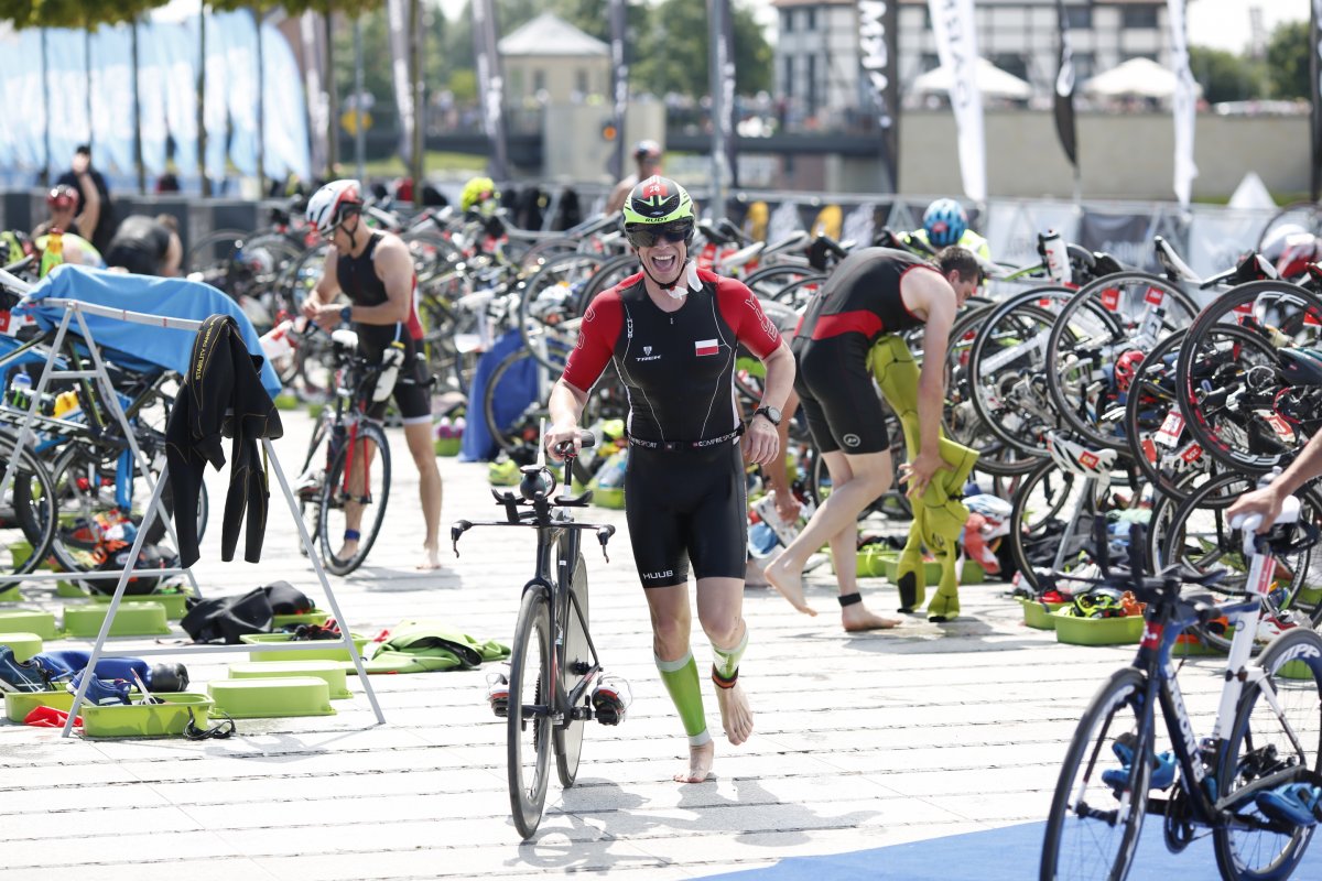 Oni wygrali Garmin Iron Triathlon w Elblągu. Ceremonia zakończenia bez fanfar i muzyki  [film, zdjęcia]