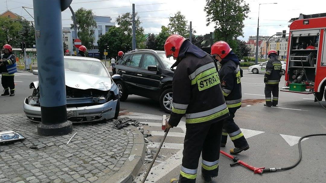 Zderzenie na skrzyżowaniu Grota Roweckiego i Traugutta
