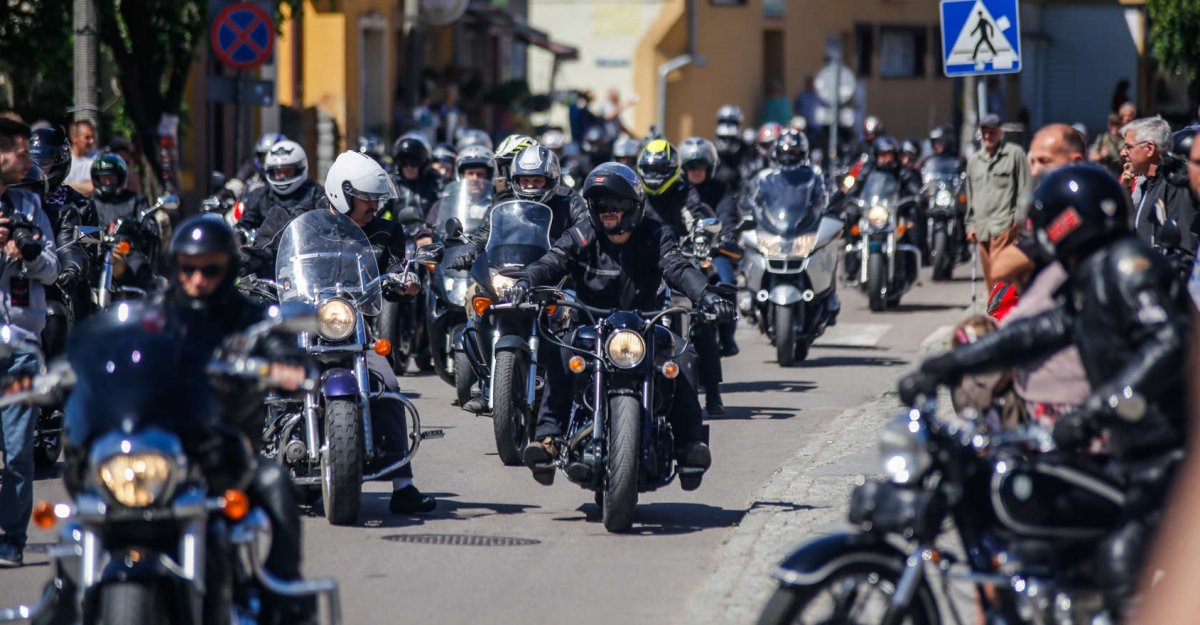 Motocykliści opanowali Tolkmicko. Zobacz to na zdjęciach!